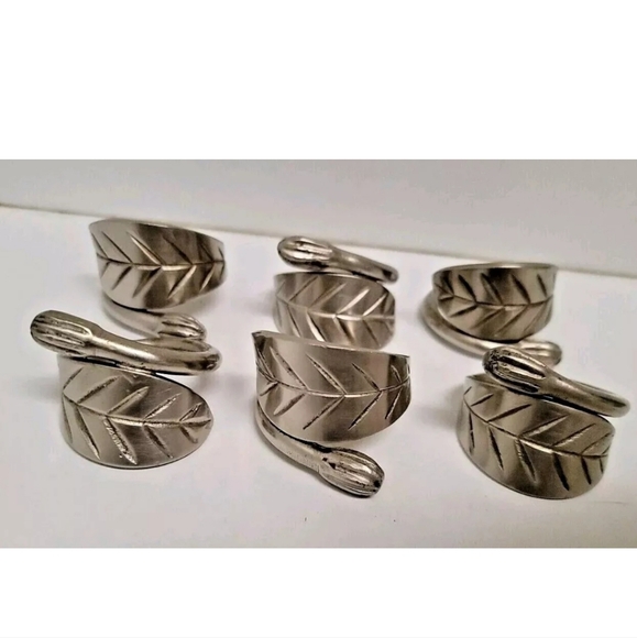 Pewter Napkin Rings☆Leaf Wrap Design ☆ 6 Contemporary Holders  Pre-owned - Picture 1 of 4